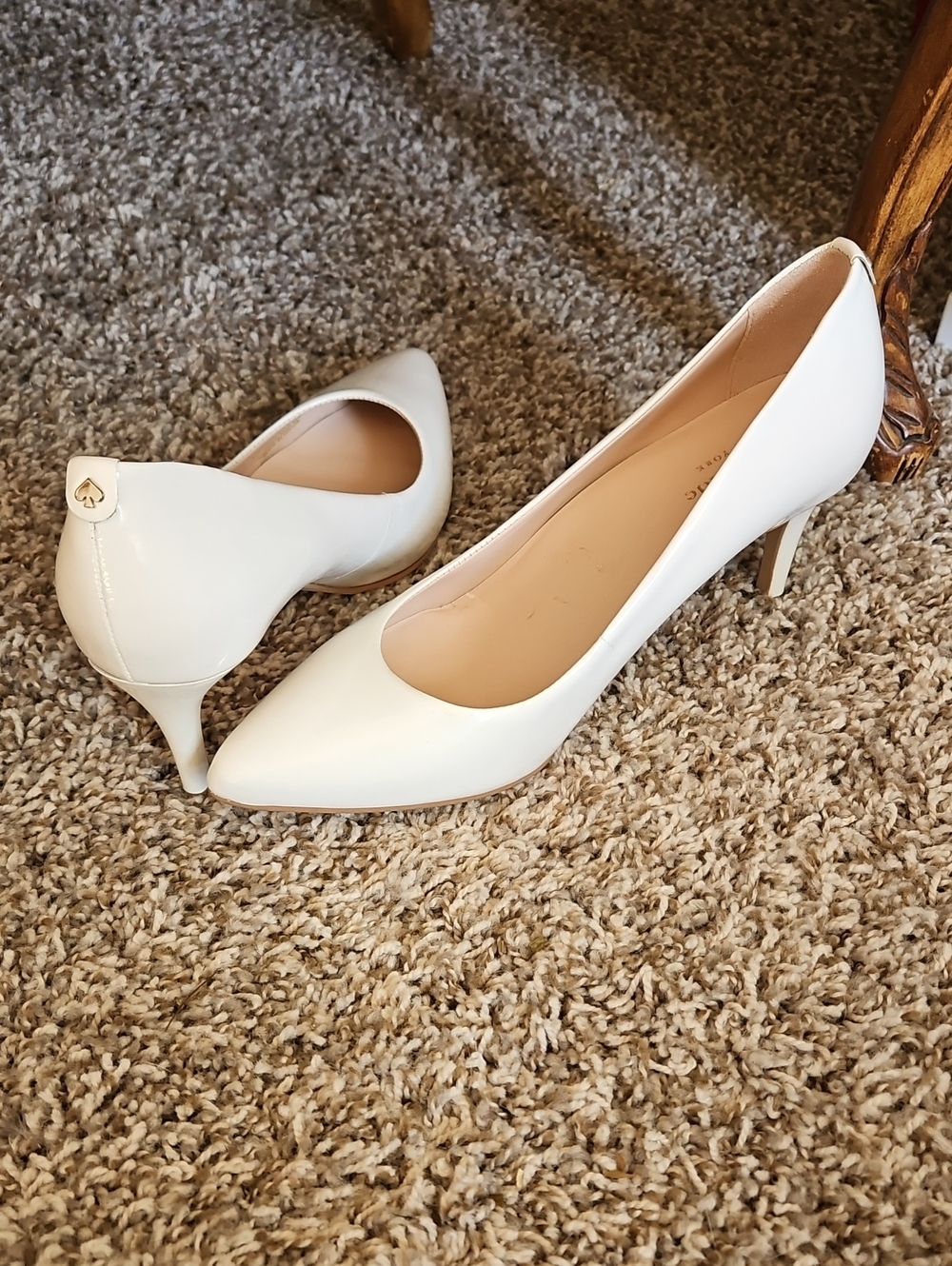 NWOT Kate Spade White Pointed Toe Mid Kitten Heel Pumps